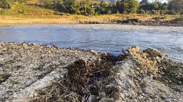 Quảng Ngãi: Phát hiện doanh nghiệp xả nước thải trái phép ra sông Pô Kô