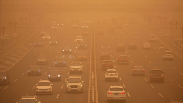 Trung Quốc: Cảnh báo gió giật và bão cát trên diện rộng