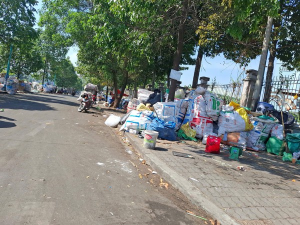 Điểm tập kết rác gây ô nhiễm