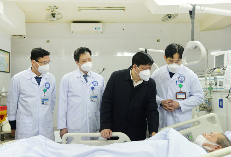 Bộ Trưởng Bộ Y tế Nguyễn Thanh Long thăm, chúc Tết Bệnh viện Nội tiết Trung ương