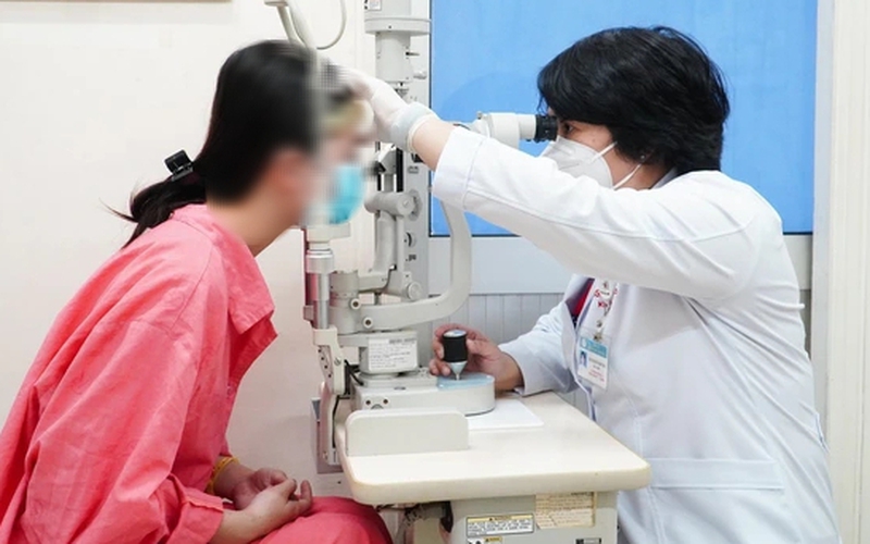 Cô gái 17 tuổi mất thị lực mắt trái do tiêm filler tại spa không phép