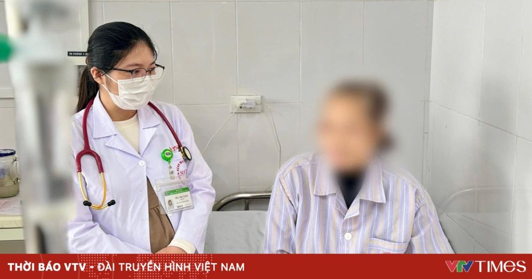 Mẩn ngứa da, đau bụng kéo dài vì nhiễm giun đũa chó