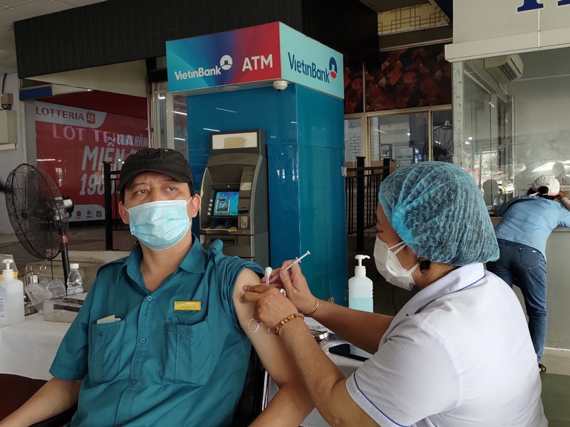 TP. Hồ Chí Minh: Hơn 600.000 lượt người đã được tiêm vaccine phòng COVID-19 trong tháng cao điểm