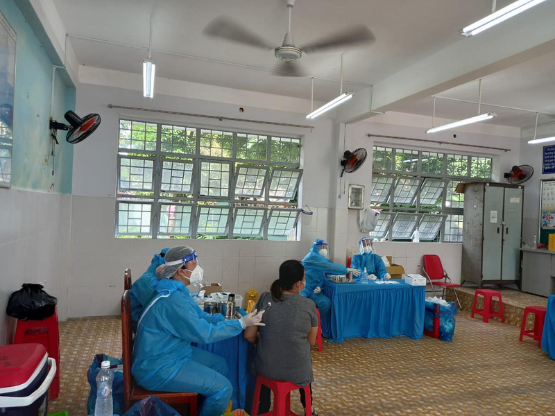 TP. Hồ Chí Minh tổ chức tiêm vaccine phòng COVID-19 xuyên Tết