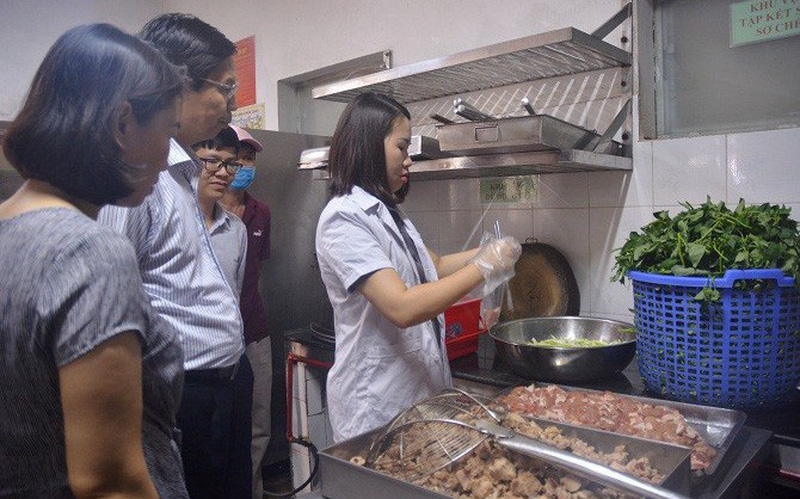 Từ ngày 15/12, Hà Nội bắt đầu cao điểm kiểm tra an toàn vệ sinh thực phẩm