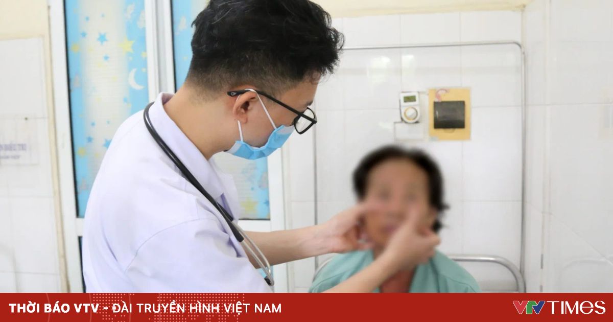 Ăn rau sống thường xuyên – Người phụ nữ nhiễm 5 loại giun sán nguy hiểm