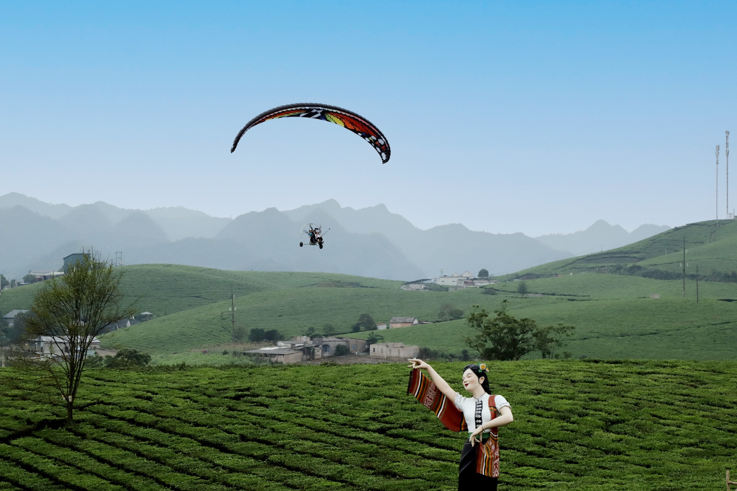 Bay trên thảo nguyên xanh Bay trên thảo nguyên xanh