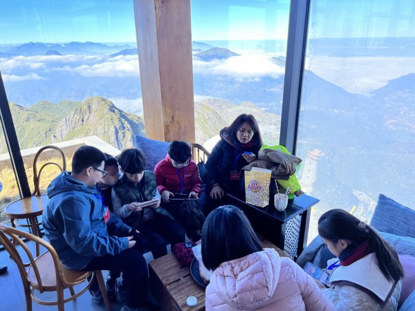 Biển mây trên nóc nhà Đông Dương khiến du khách ngất ngây