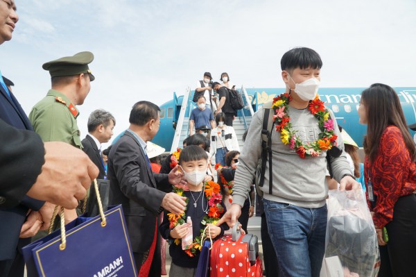 Hàng ngàn khách du lịch Trung Quốc đến Nha Trang dịp Tết Nguyên đán