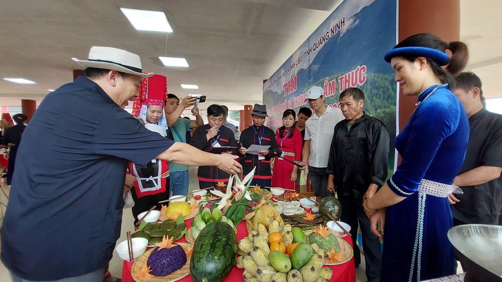 Khai mạc Ngày hội Kiêng gió năm 2024 Khai mạc Ngày hội Kiêng gió năm 2024