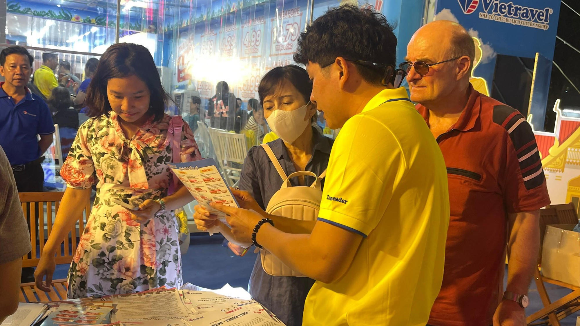 Nhiều khách hàng "chốt deal" ngay tại Ngày hội Du lịch TP Hồ Chí Minh