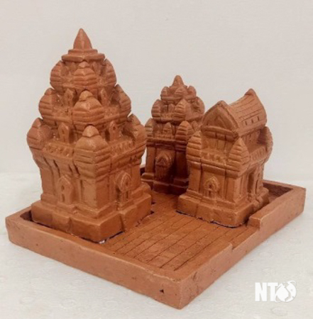 Ninh Thuận: Khuyến khích dùng gốm Chăm làm quà tặng Ninh Thuận: Khuyến khích dùng gốm Chăm làm quà tặng