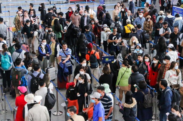 Rồng rắn xếp hàng ở sân bay Đà Nẵng