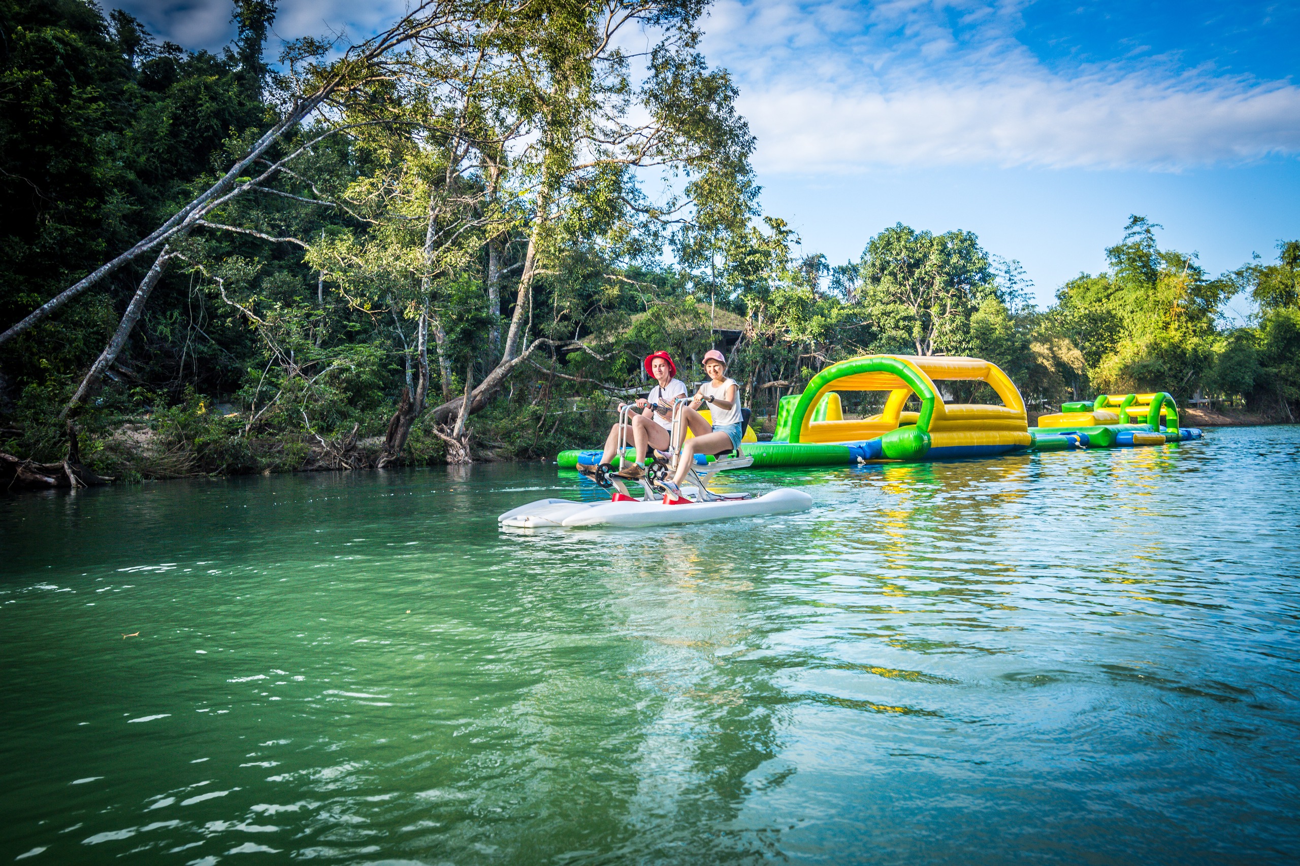 Trekking xuyên rừng, ngâm mình trong làn nước suối tại Ba Hồ, Khánh Hòa Trekking xuyên rừng, ngâm mình trong làn nước suối tại Ba Hồ, Khánh Hòa