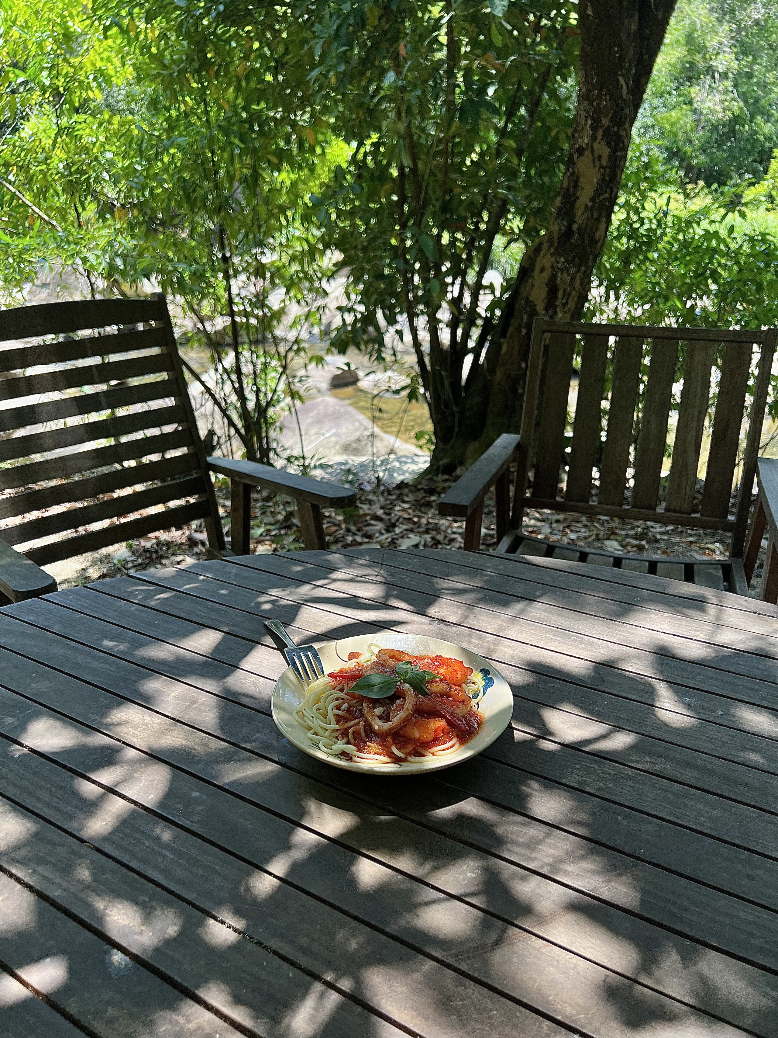 Trekking xuyên rừng, ngâm mình trong làn nước suối tại Ba Hồ, Khánh Hòa Trekking xuyên rừng, ngâm mình trong làn nước suối tại Ba Hồ, Khánh Hòa