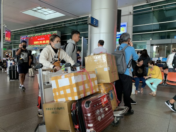 Trung Quốc vừa mở cửa, sân bay Tân Sơn Nhất đã đón lượng khách kỷ lục