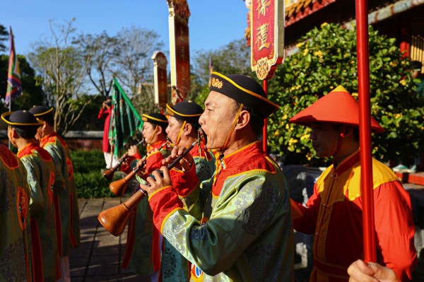 Vào Đại nội Huế xem lễ dựng nêu đón tết triều Nguyễn