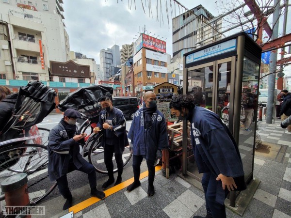 ‘Đội quân’ trai đẹp kéo xe chở du khách ở ngôi đền cổ xưa nhất Tokyo