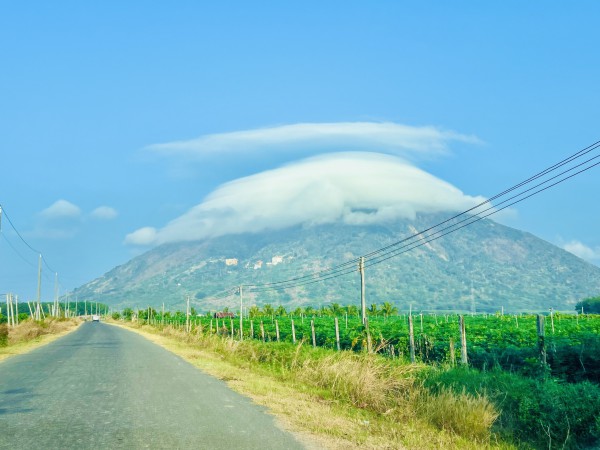 2 ngày xuất hiện mũ mây trên núi Bà Đen, mùa săn mây năm nay đến sớm