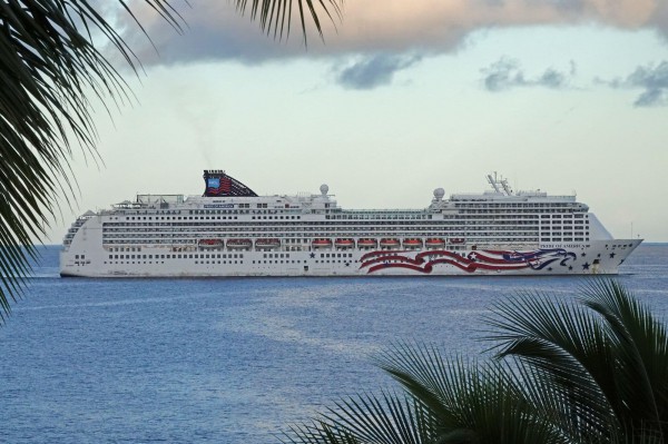 600 khách bị du thuyền bỏ rơi trong cơn hoảng loạn bởi sóng thần 600 khách bị du thuyền bỏ rơi trong cơn hoảng loạn bởi sóng thần