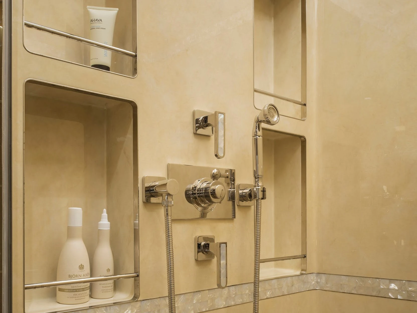 Bên trong 'cung điện bay' lớn nhất thế giới trị giá 400 triệu USD Bên trong 'cung điện bay' lớn nhất thế giới trị giá 400 triệu USD