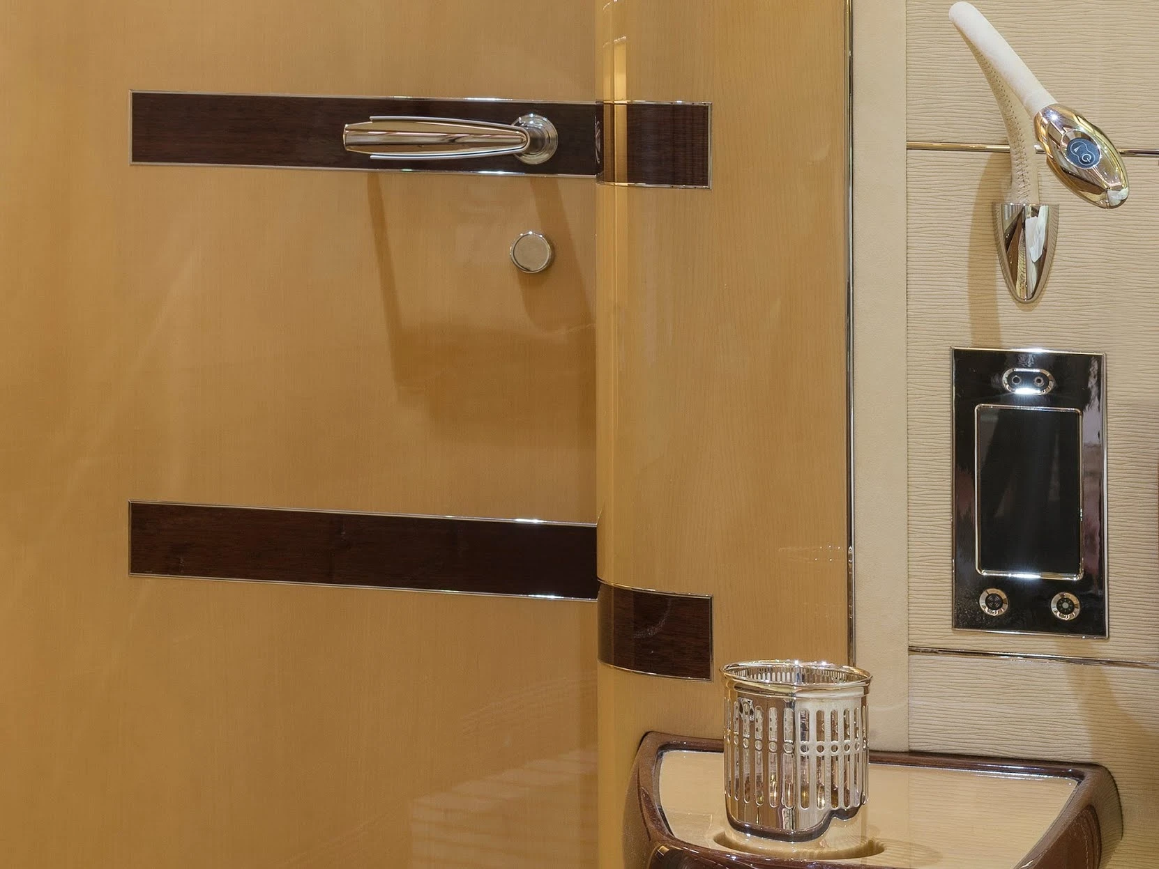 Bên trong 'cung điện bay' lớn nhất thế giới trị giá 400 triệu USD Bên trong 'cung điện bay' lớn nhất thế giới trị giá 400 triệu USD