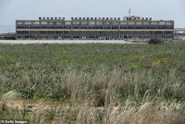 Bên trong những sân bay 'rùng rợn' nhất thế giới Bên trong những sân bay 'rùng rợn' nhất thế giới