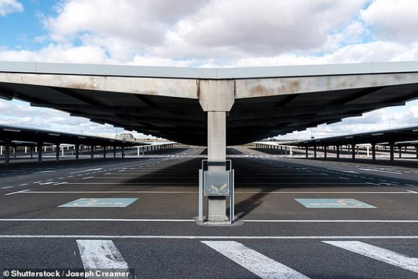 Bên trong những sân bay 'rùng rợn' nhất thế giới Bên trong những sân bay 'rùng rợn' nhất thế giới