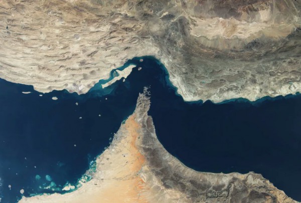 Bên trong siêu du thuyền mắc kẹt trên biển giữa chiến sự Trung Đông Bên trong siêu du thuyền mắc kẹt trên biển giữa chiến sự Trung Đông