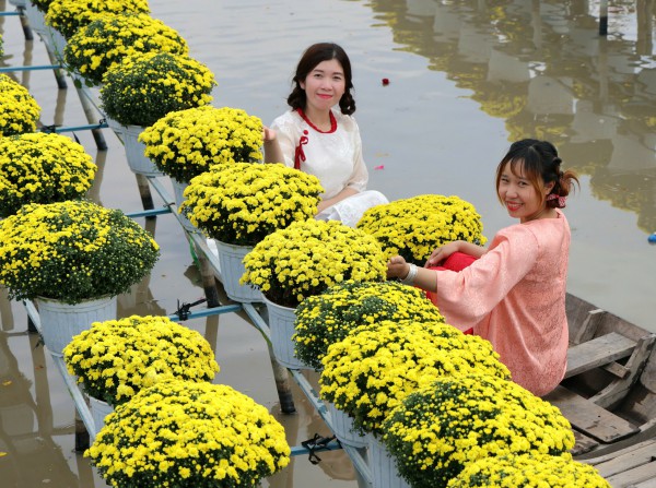 Biến vườn hoa kiểng thành điểm check-in, nông dân Sa Đéc thu tiền triệu mỗi ngày Biến vườn hoa kiểng thành điểm check-in, nông dân Sa Đéc thu tiền triệu mỗi ngày
