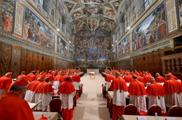 Bức vẽ bàn chân tí hon được bán với giá kỷ lục hơn 27 triệu USD