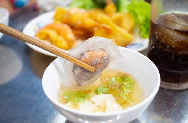 CNN vinh danh món bánh dân dã của Việt Nam vào top ngon nhất thế giới