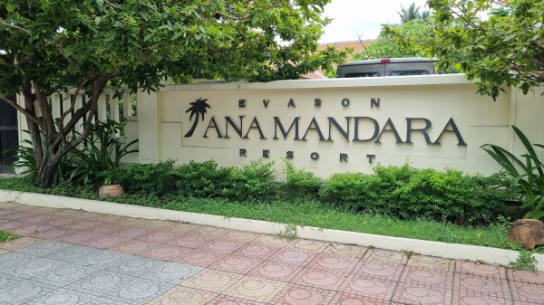 Cận cảnh resort Ana Mandara chắn biển Nha Trang trước di dời, để người dân tắm biển thoải mái