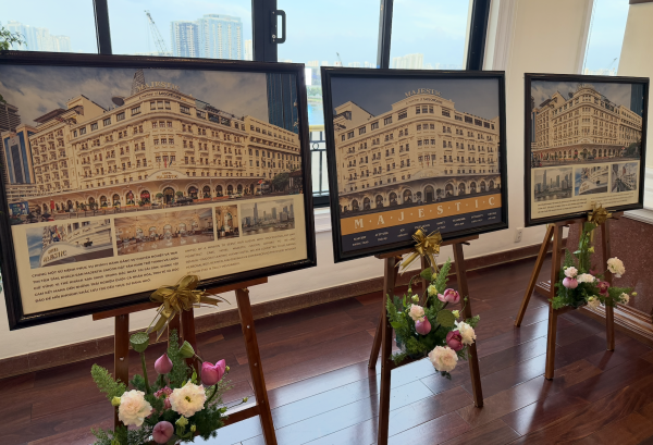 Cặp song long khổng lồ tại khách sạn 1 thế kỷ ở TP.HCM Cặp song long khổng lồ tại khách sạn 1 thế kỷ ở TP.HCM