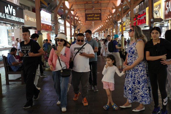 Chợ vàng Dubai tấp nập khách du lịch