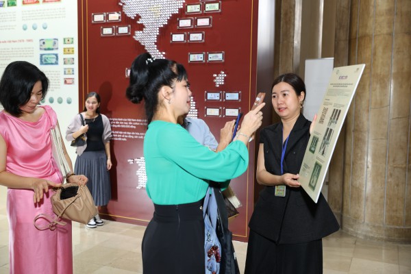 Cuối tuần thong thả đi xem triển lãm đồng tiền Việt Nam tại Ngân hàng Nhà nước Cuối tuần thong thả đi xem triển lãm đồng tiền Việt Nam tại Ngân hàng Nhà nước