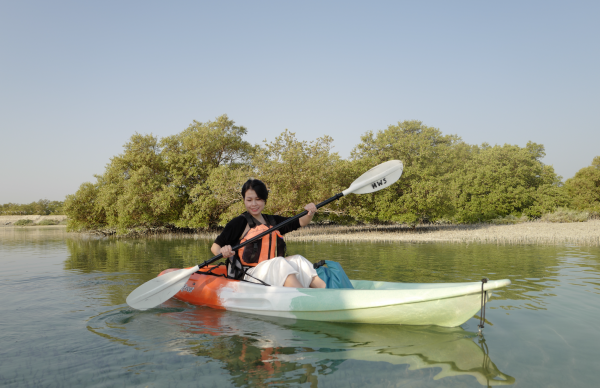 Du khách Việt ngỡ ngàng bước vào 'thế giới siêu thực' ở Abu Dhabi Du khách Việt ngỡ ngàng bước vào 'thế giới siêu thực' ở Abu Dhabi