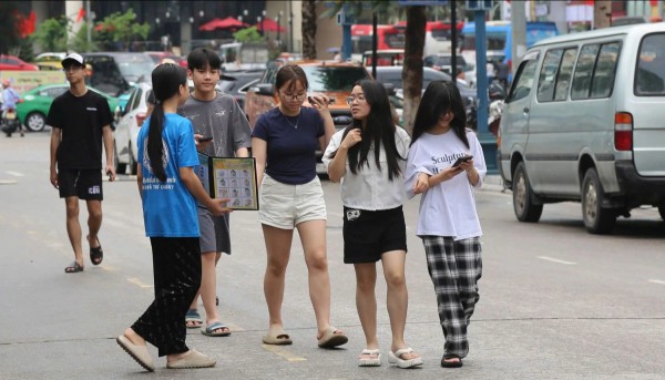 Du lịch Quảng Ninh mất điểm vì cò mồi hưởng ‘hoa hồng’ tiền triệu Du lịch Quảng Ninh mất điểm vì cò mồi hưởng ‘hoa hồng’ tiền triệu