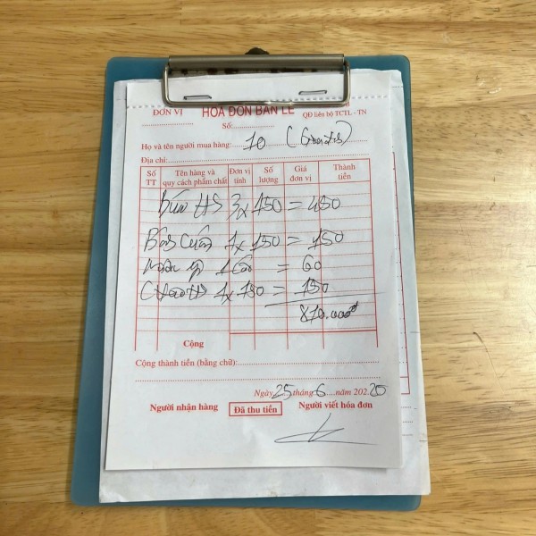 Du lịch Quảng Ninh mất điểm vì cò mồi hưởng ‘hoa hồng’ tiền triệu Du lịch Quảng Ninh mất điểm vì cò mồi hưởng ‘hoa hồng’ tiền triệu