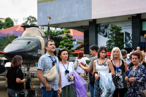 Du lịch bứt tốc bất chấp mưa bão Du lịch bứt tốc bất chấp mưa bão