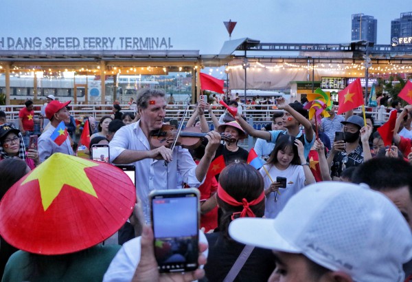 Du lịch tăng tốc, hàng không thắng lớn Du lịch tăng tốc, hàng không thắng lớn