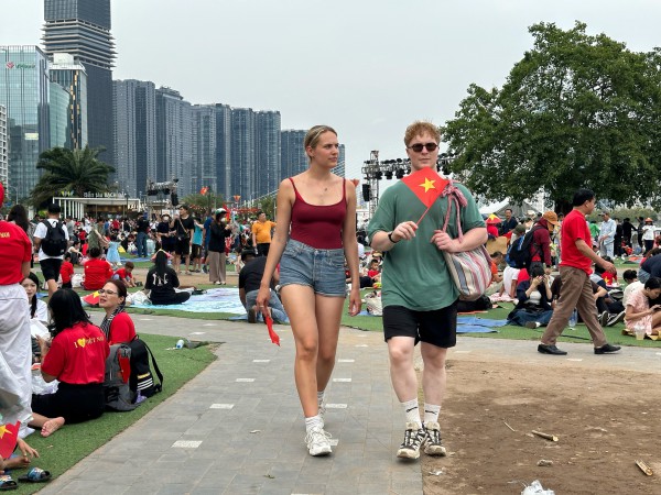 Du lịch tăng tốc, hàng không thắng lớn Du lịch tăng tốc, hàng không thắng lớn