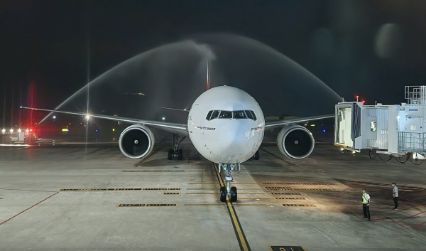 Dubai hút khách Việt, hãng hàng không tuyên bố đạt lợi nhuận kỷ lục