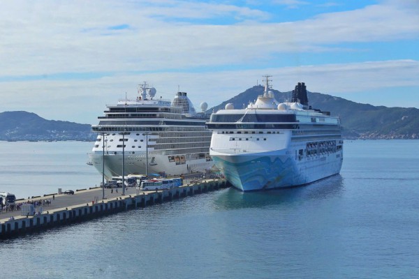 Gần 2.600 du khách quốc tế đến Khánh Hòa bằng tàu biển trong ngày Valentine Gần 2.600 du khách quốc tế đến Khánh Hòa bằng tàu biển trong ngày Valentine