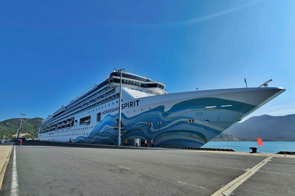 Gần 2.600 du khách quốc tế đến Khánh Hòa bằng tàu biển trong ngày Valentine Gần 2.600 du khách quốc tế đến Khánh Hòa bằng tàu biển trong ngày Valentine