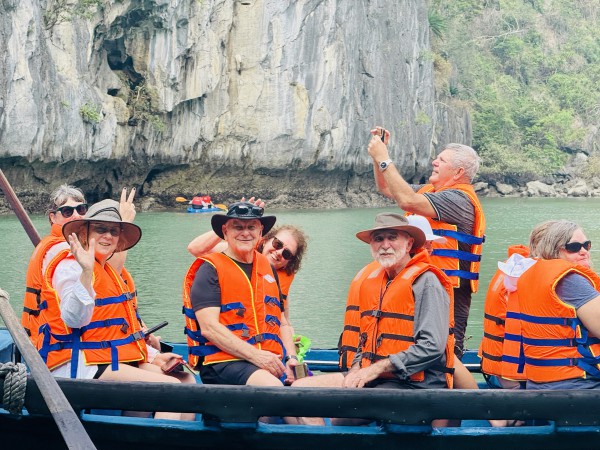 Giám đốc Sở VH-TT-DL Quảng Ninh mong du khách tiếp tục ủng hộ vịnh Hạ Long Giám đốc Sở VH-TT-DL Quảng Ninh mong du khách tiếp tục ủng hộ vịnh Hạ Long