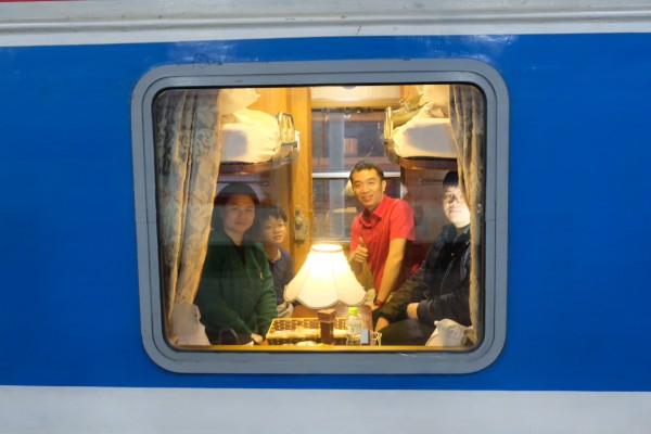 Hàng ngàn khách du lịch đi tàu đêm đón tết ở Sa Pa