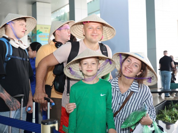 Hơn 30 chuyến bay đưa khách Nga đến Khánh Hòa mỗi tuần, du lịch khởi sắc