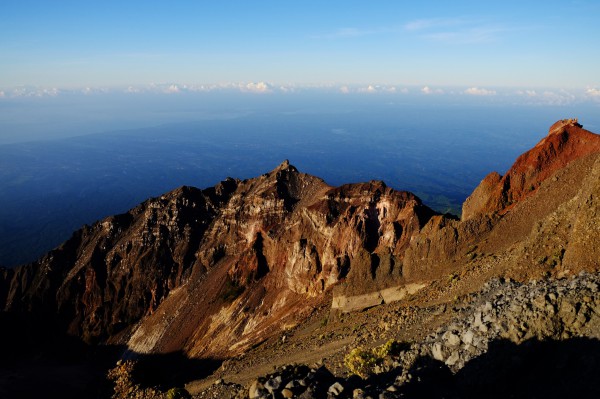 Khách Việt chinh phục cung trek núi lửa kỳ vĩ bậc nhất Indonesia