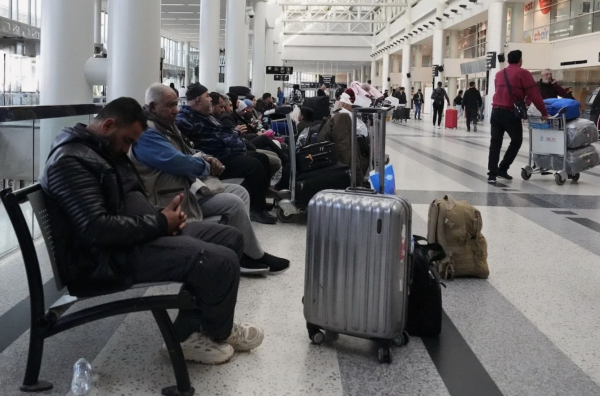 Khách bị mắc kẹt tại Trung Đông được ăn ở miễn phí, hết bao nhiêu chính quyền trả